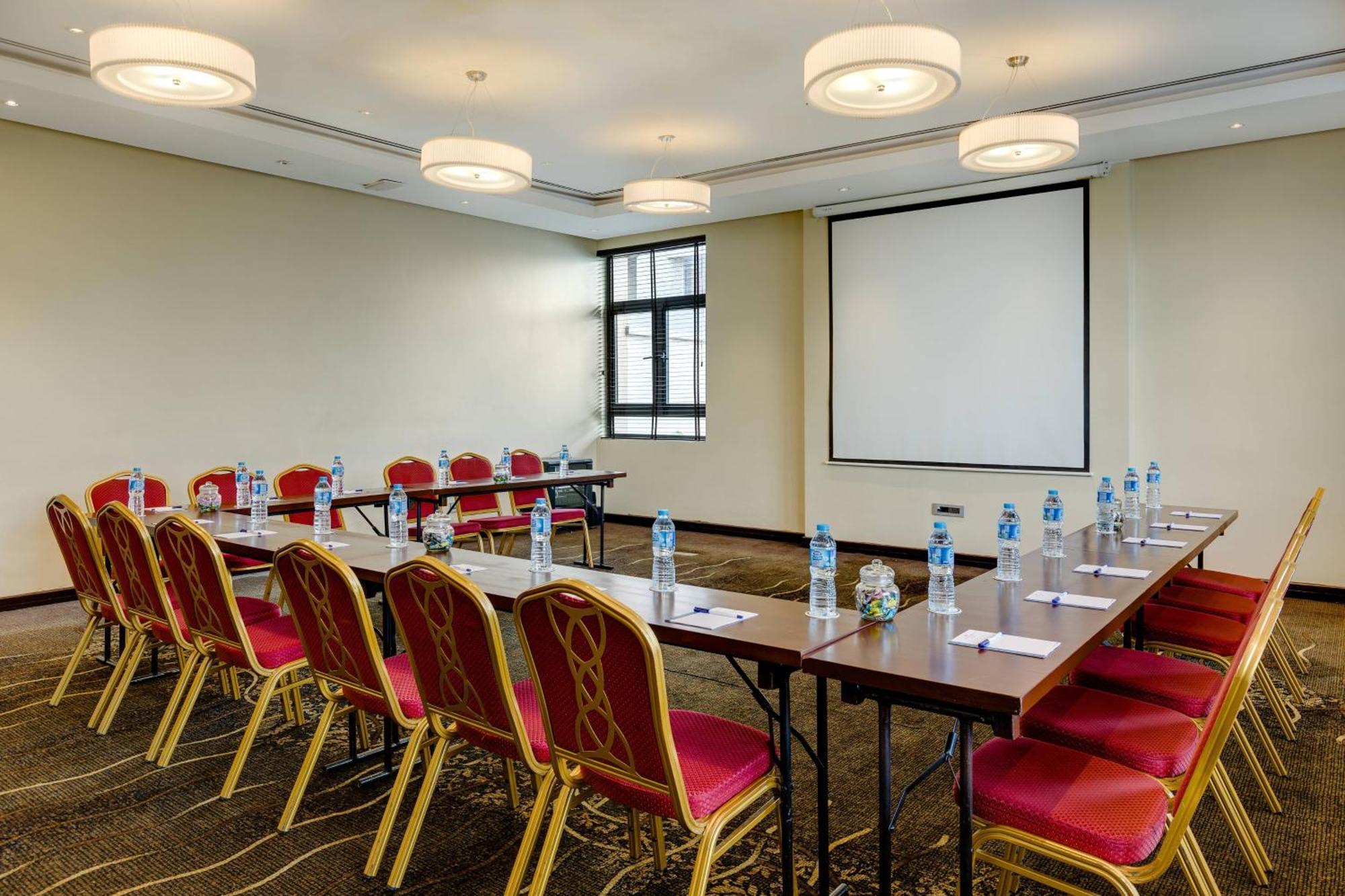 Protea Hotel By Marriott Ikeja Select Lagos Zewnętrze zdjęcie